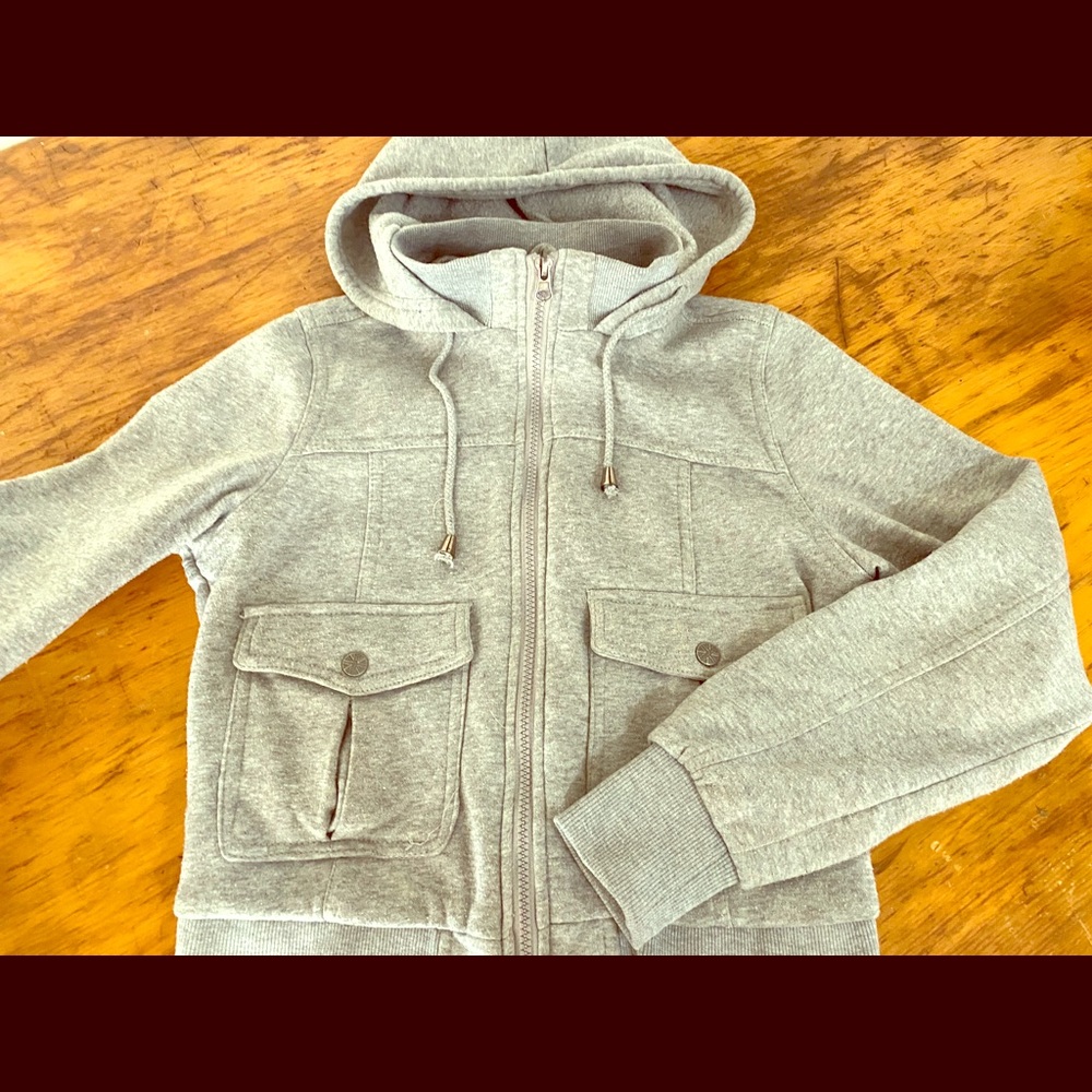 Gray crop zipdown hooded sweatshirt w pocket